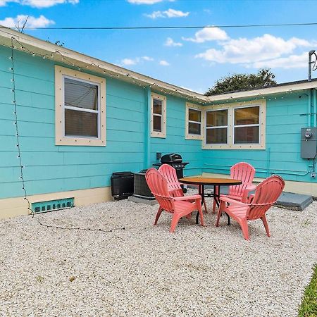 Quaint Gulfport Beach Bungalow St. Petersburg Exterior photo