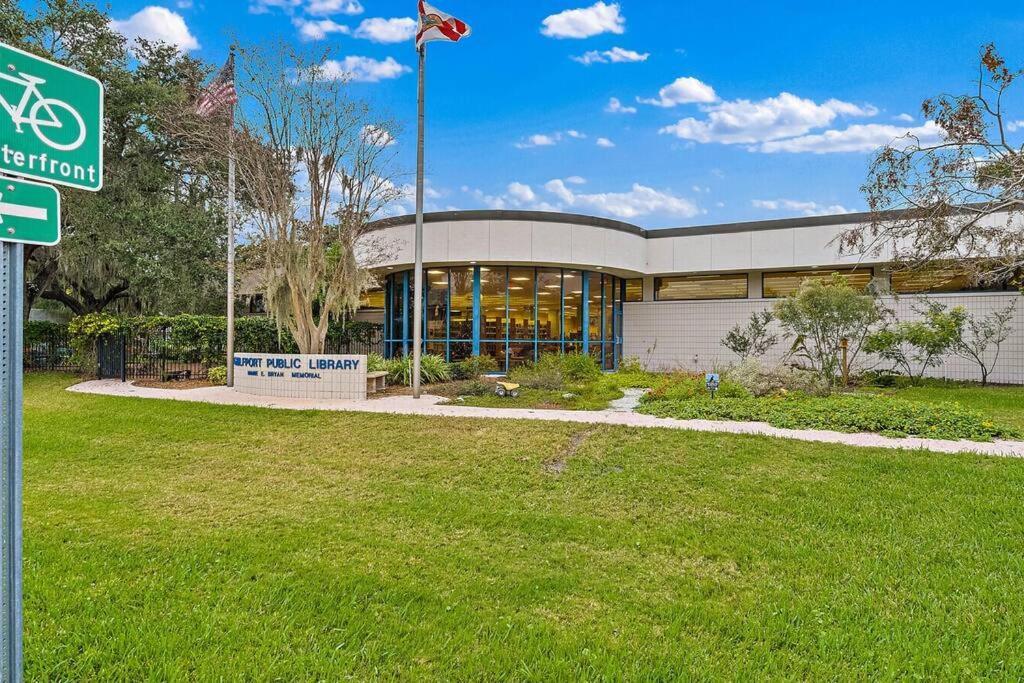 Quaint Gulfport Beach Bungalow St. Petersburg Exterior photo