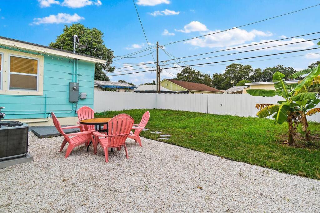 Quaint Gulfport Beach Bungalow St. Petersburg Exterior photo